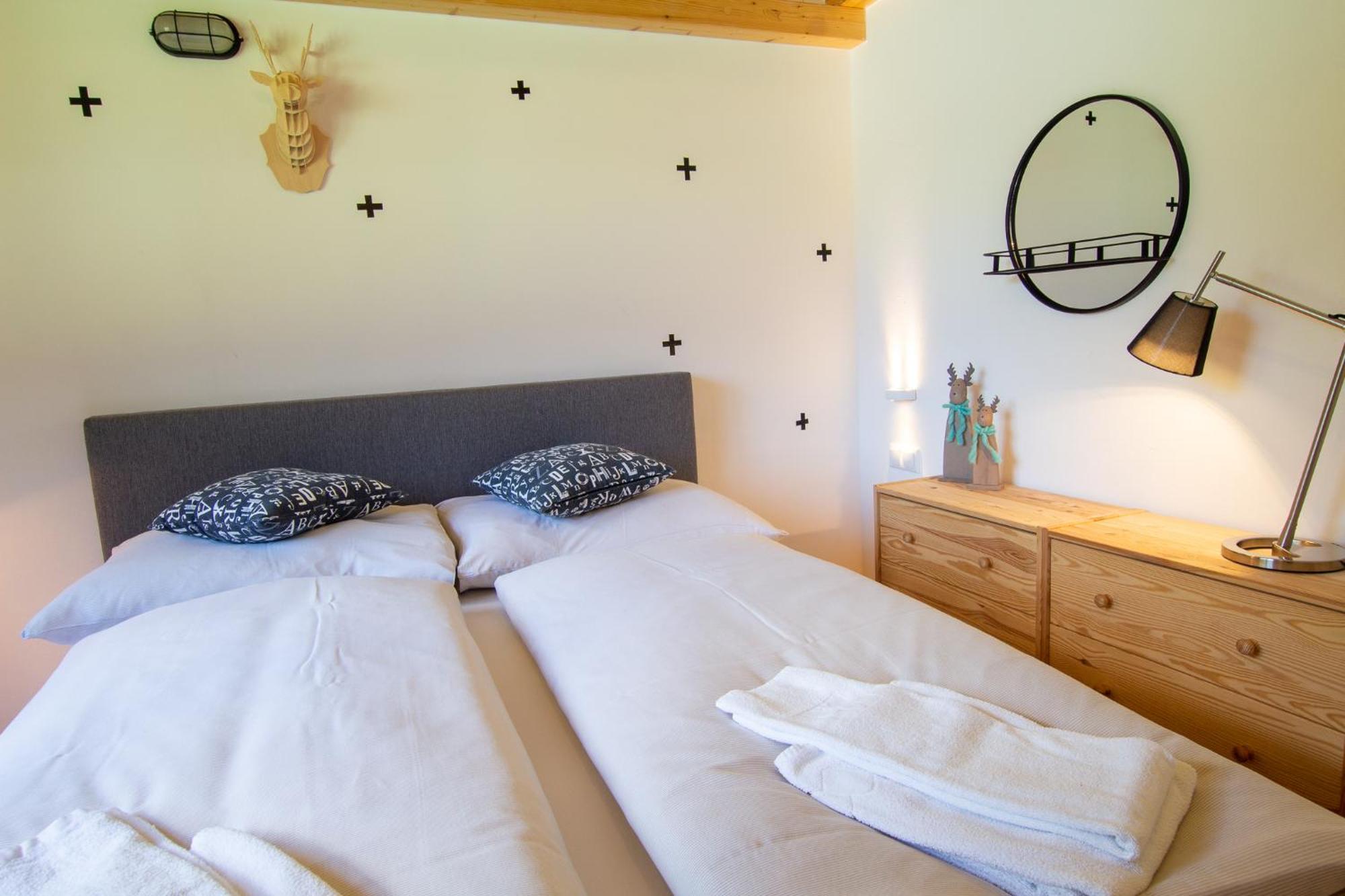 Tauerndorf Enzingerboden Ski In&Out - Steinbock Lodges Exteriör bild