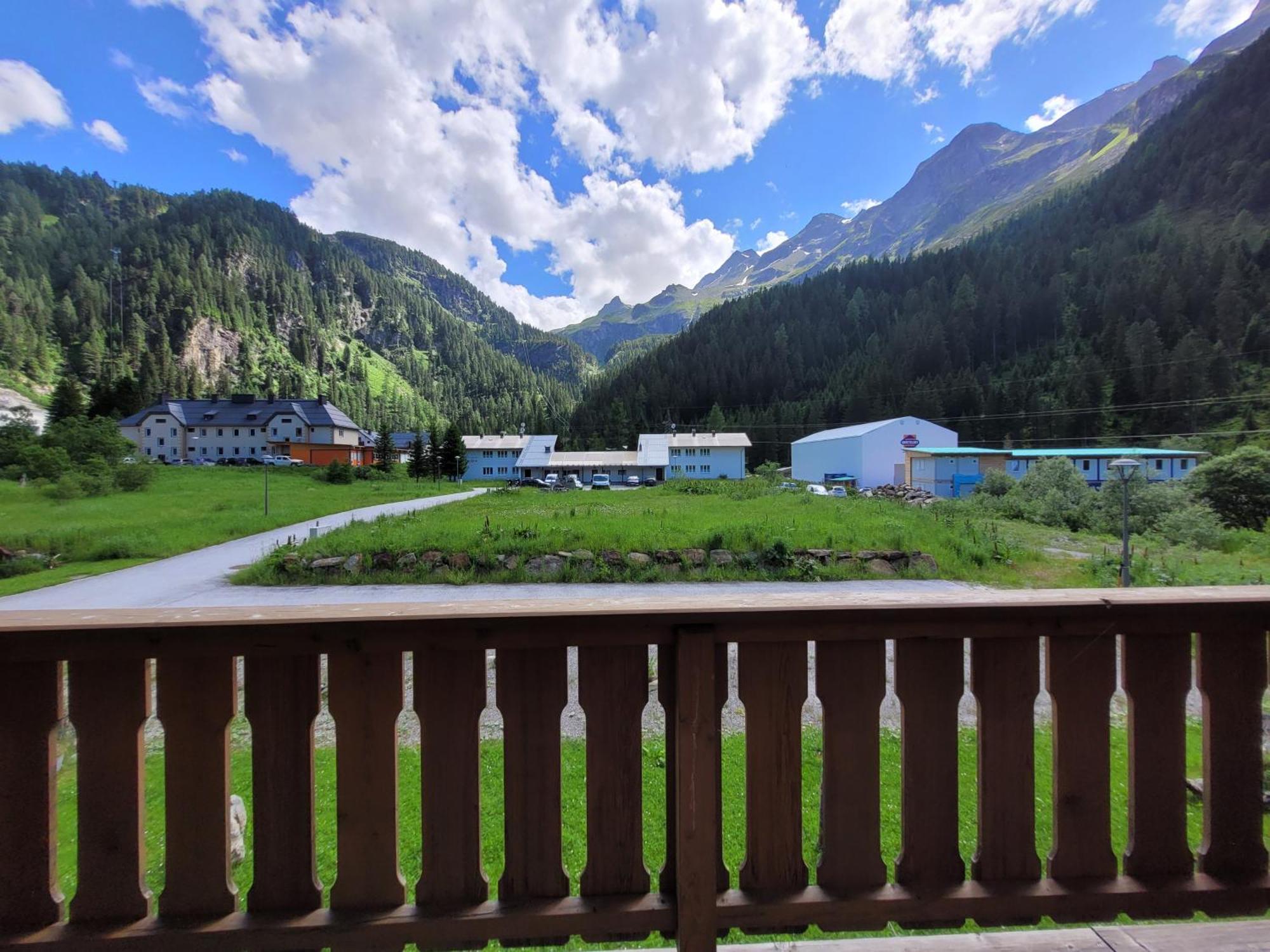 Tauerndorf Enzingerboden Ski In&Out - Steinbock Lodges Rum bild