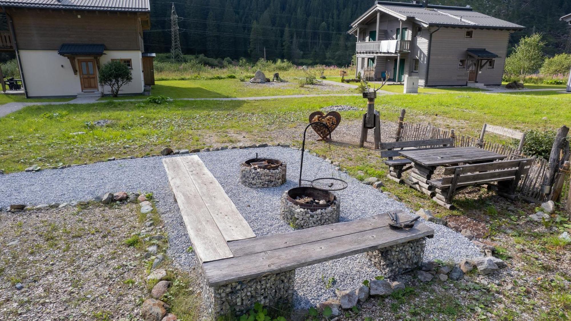 Tauerndorf Enzingerboden Ski In&Out - Steinbock Lodges Exteriör bild