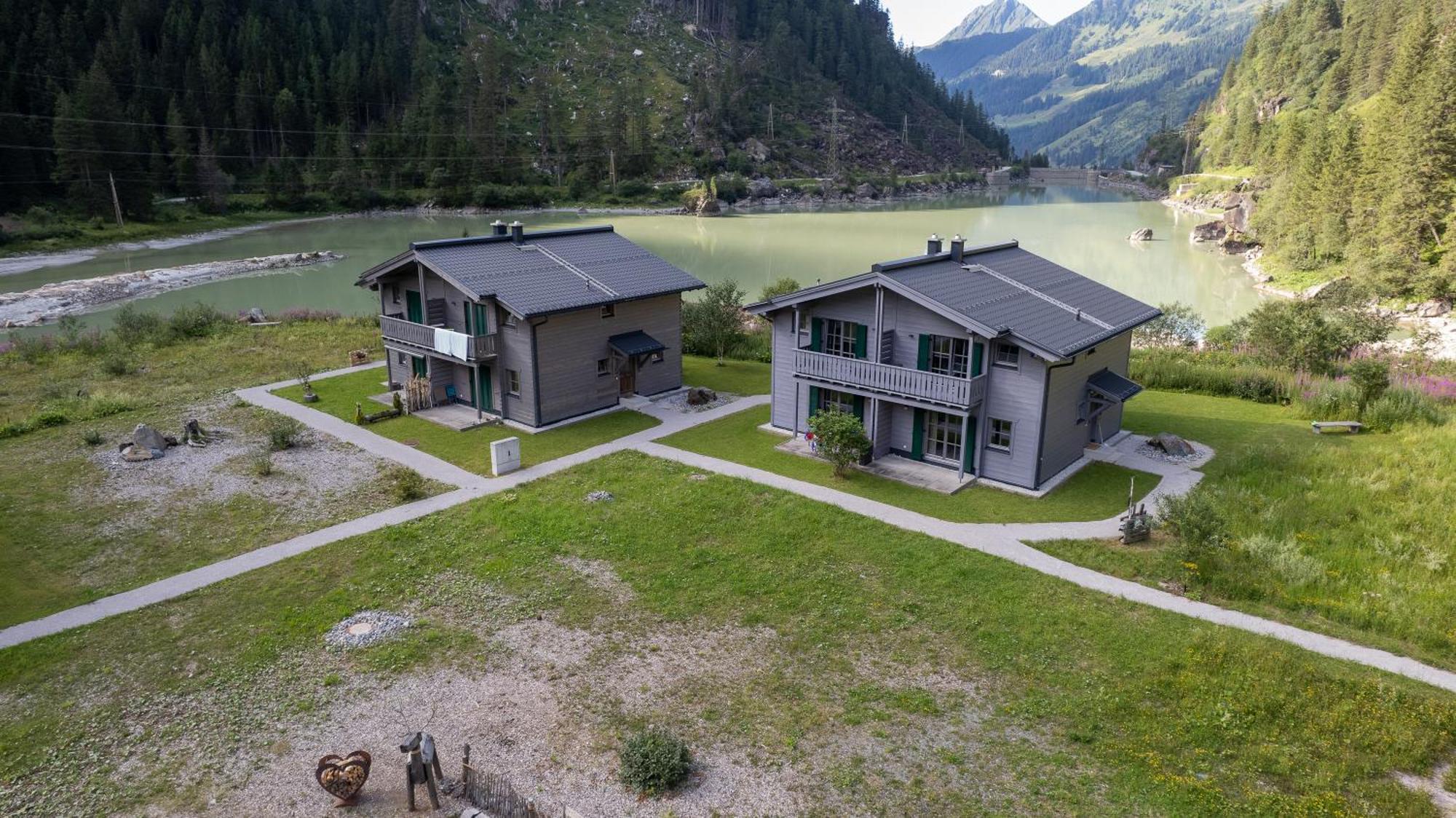 Tauerndorf Enzingerboden Ski In&Out - Steinbock Lodges Exteriör bild